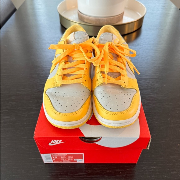 Nike Dunk Low Womens in light bone/sail/citron pulse - Picture 7 of 8